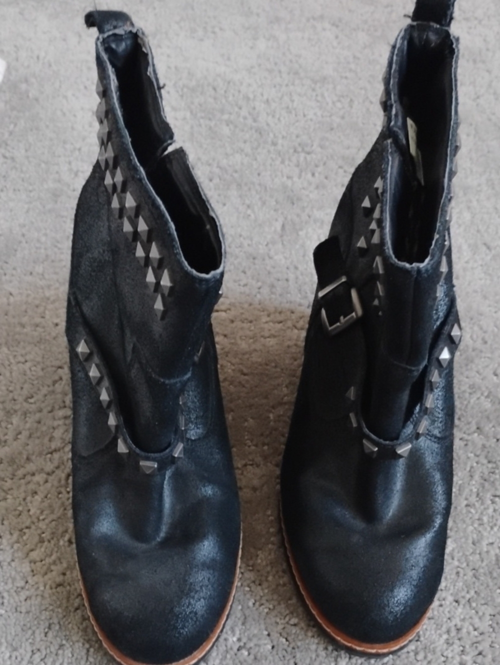 Skechers Black Stud-Trim Ankle Booties with Buckle. Size 8.